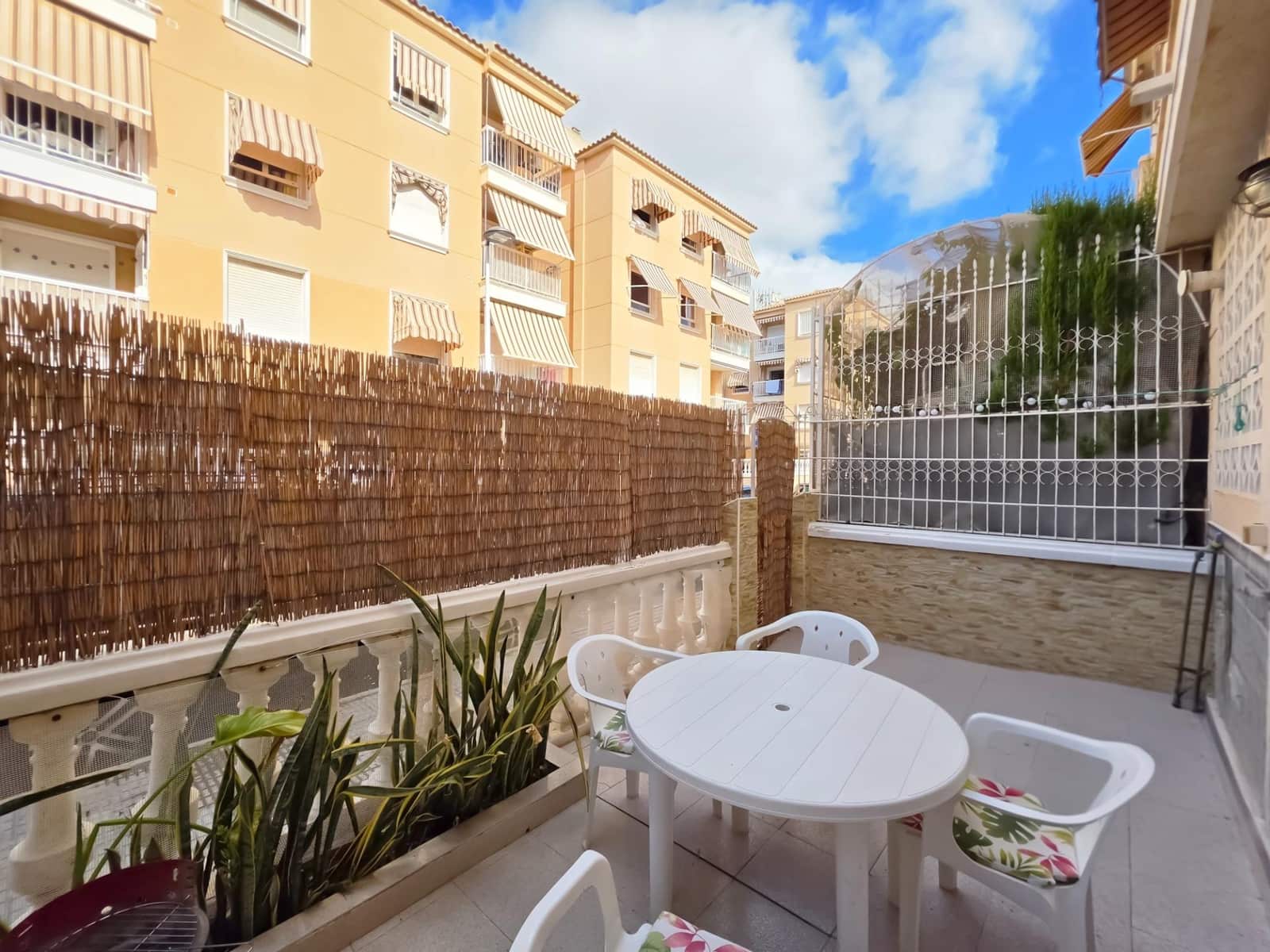 4 bedroom Bungalow for sale in Santa Pola - € 199,990 (Ref: 10020985)