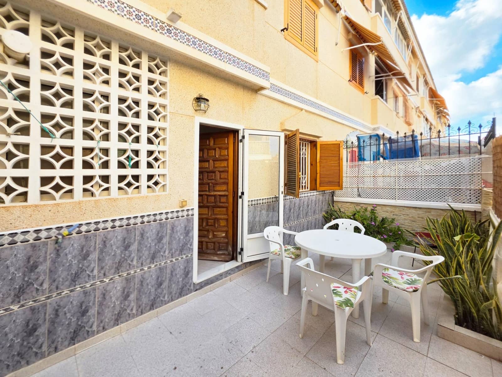 4 bedroom Bungalow for sale in Santa Pola - € 199,990 (Ref: 10020985)