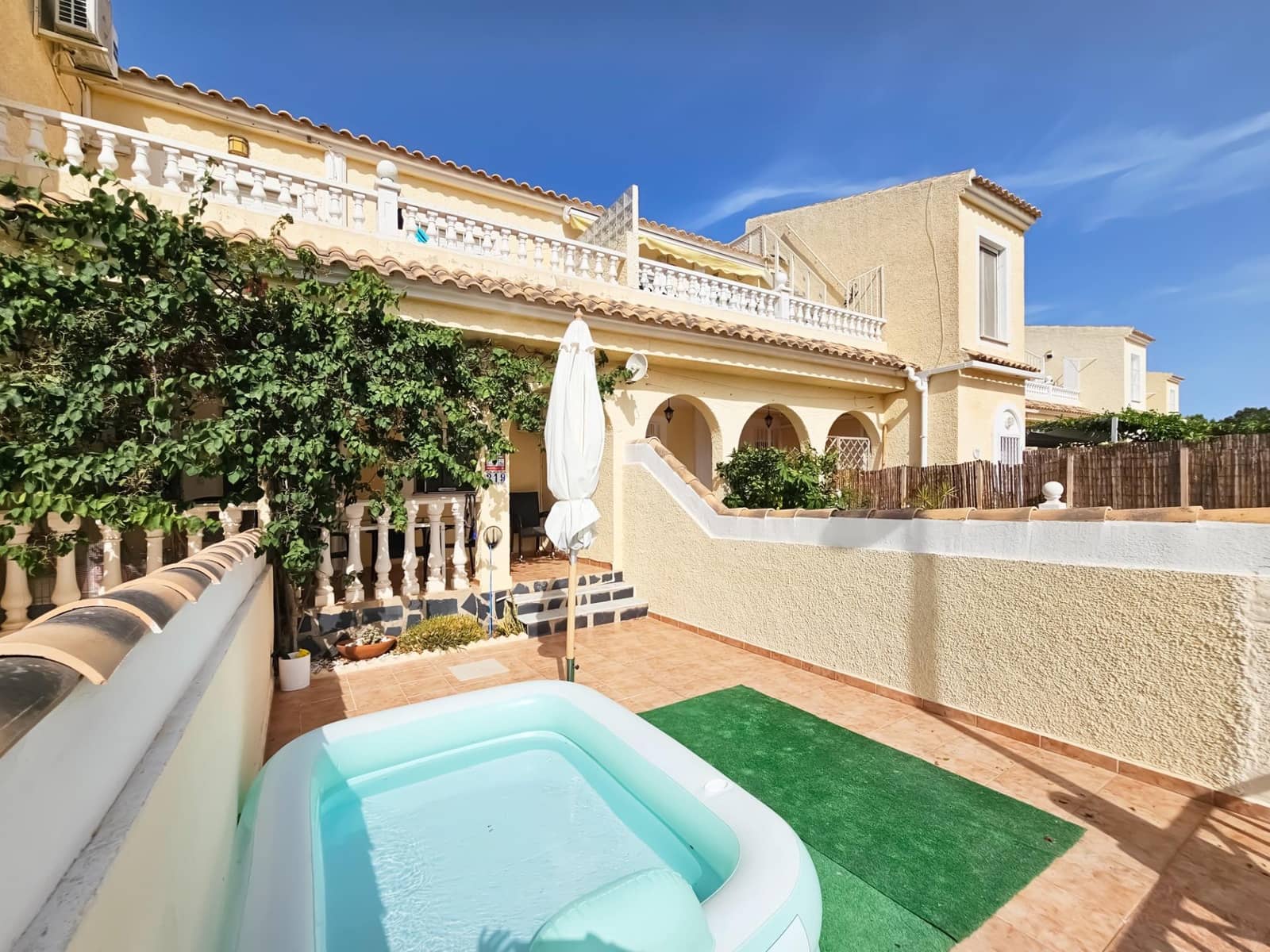 Apartamento de 2 habitaciones en Gran Alacant en venta con piscina - 199.900 € (Ref: 10030641)