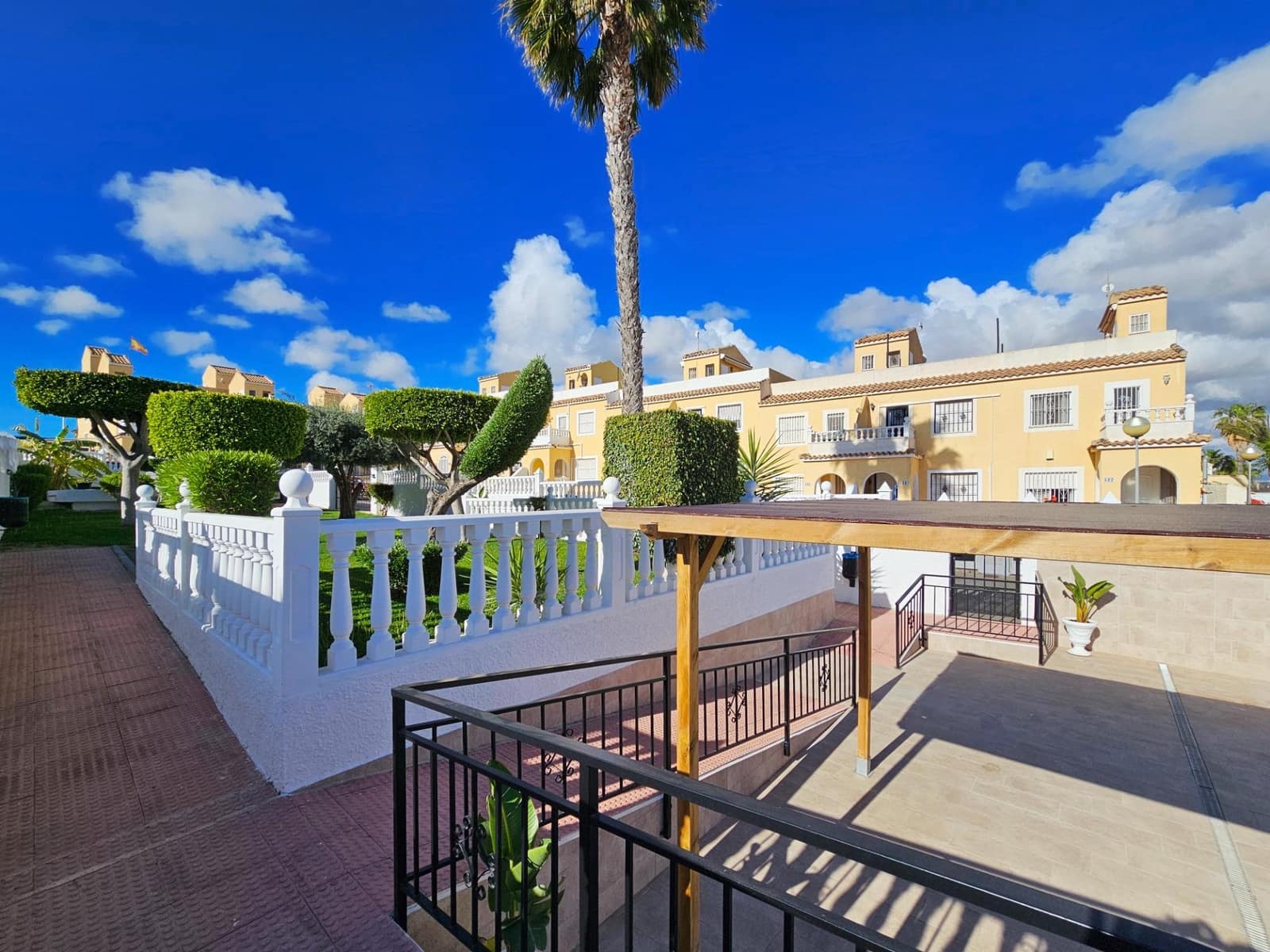 2 bedroom Terraced Villa for sale in Gran Alacant with pool - € 239,900 (Ref: 10037498)