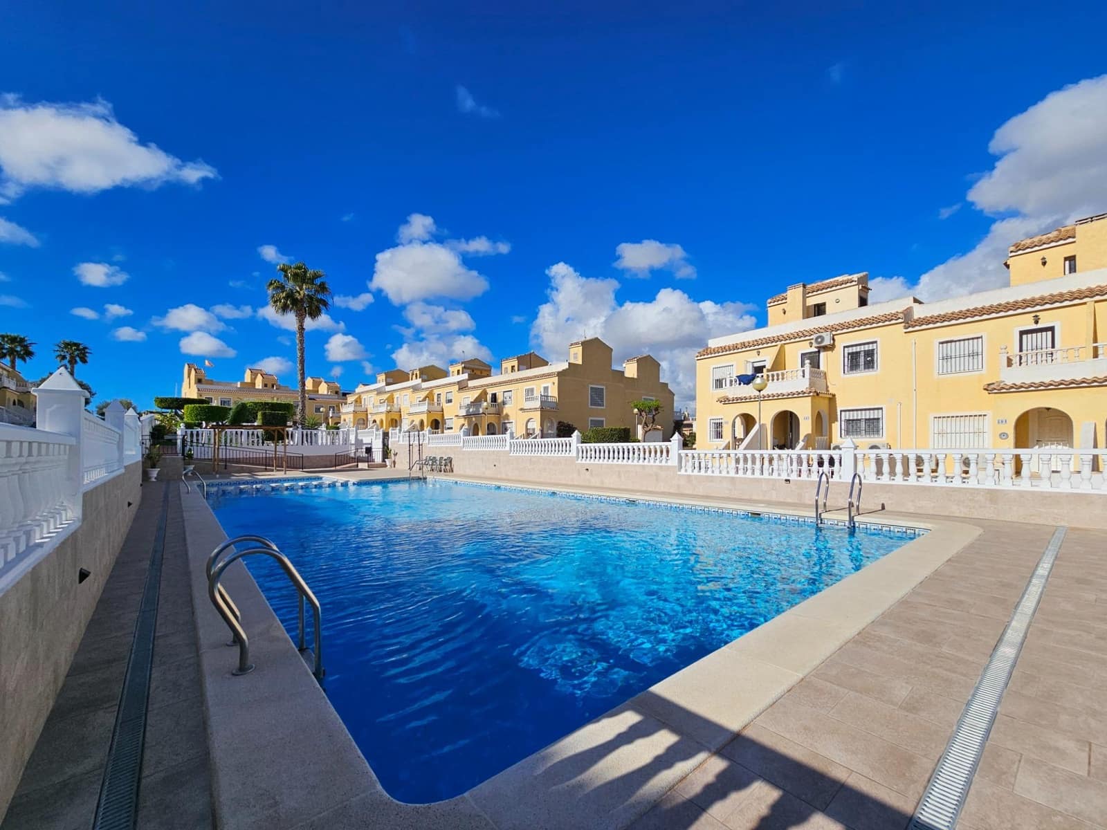 2 bedroom Terraced Villa for sale in Gran Alacant with pool - € 239,900 (Ref: 10037498)
