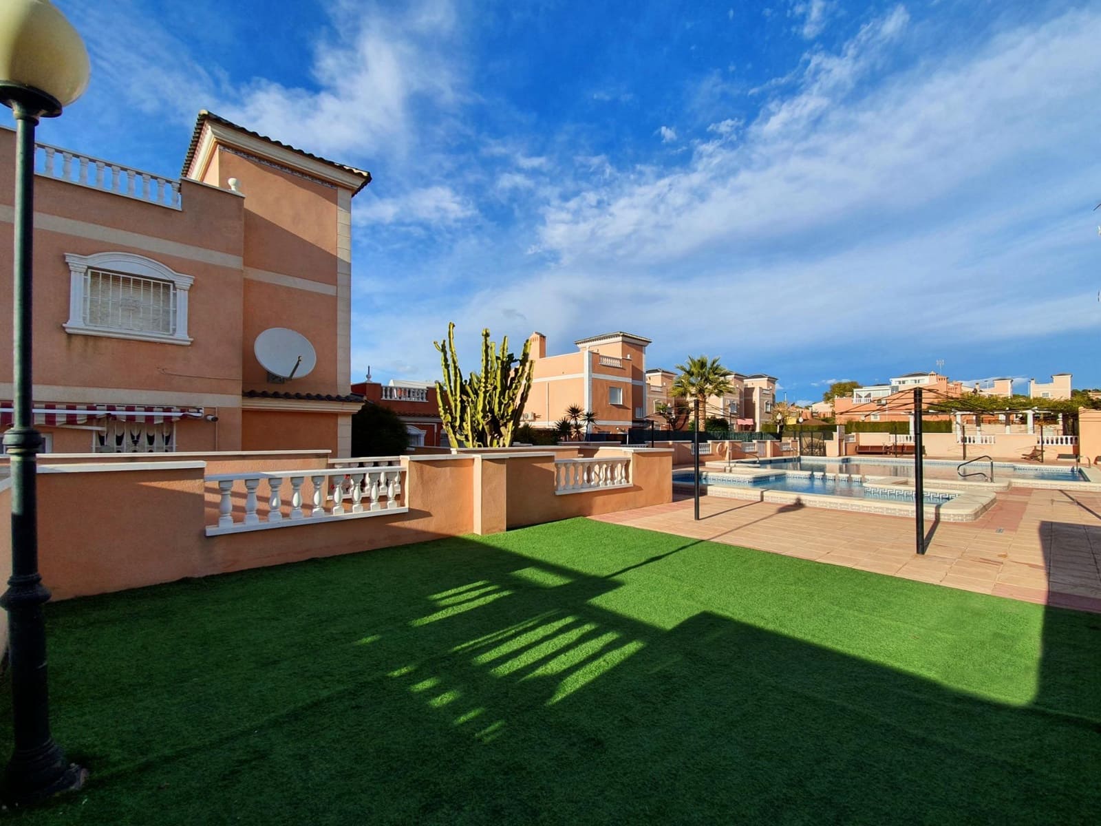 2 bedroom Penthouse for sale in Gran Alacant with pool - € 198,000 (Ref: 10044882)