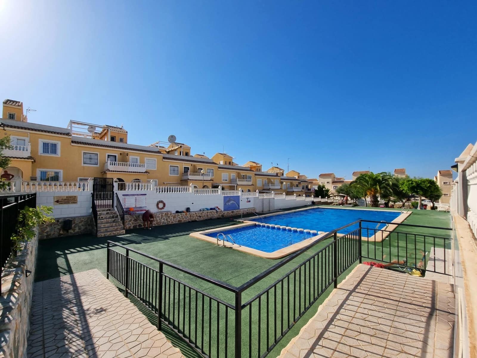 3 sovrum Radhus till salu i Gran Alacant med pool garage - 312 000 € (Ref: 10129592)
