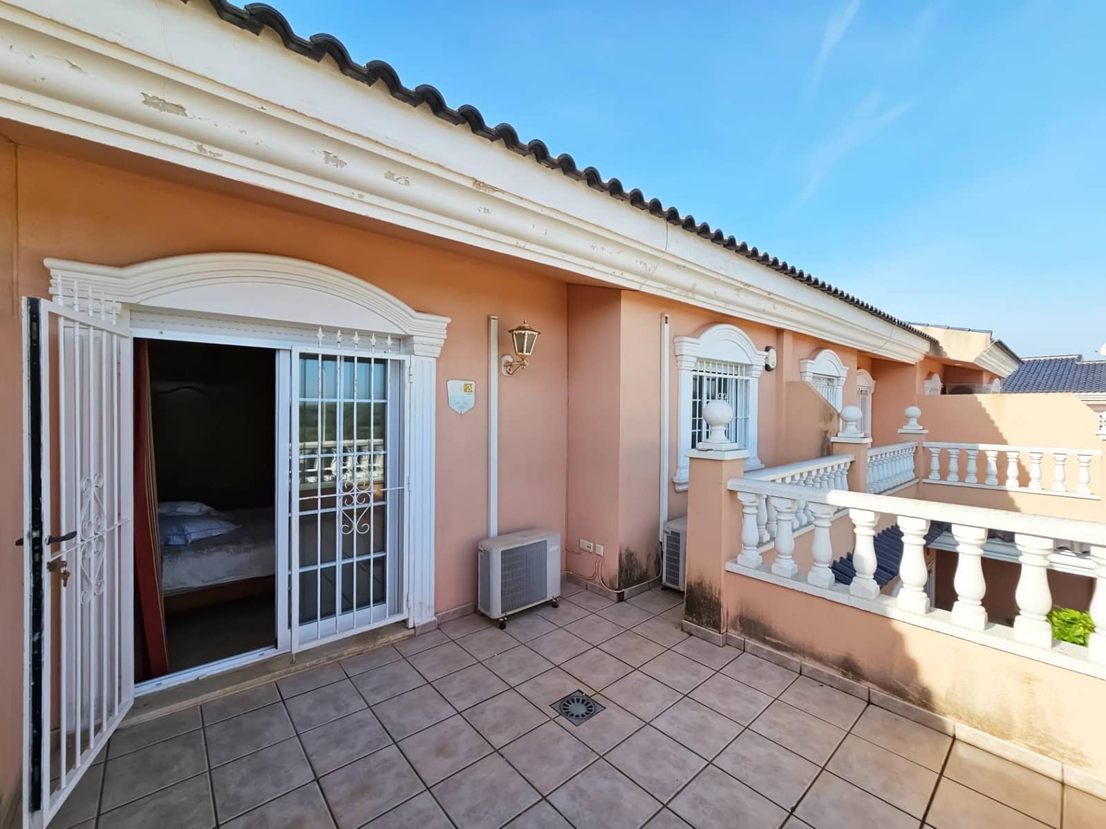 2 sypialnia Bungalow na sprzedaż w Gran Alacant z basenem garażem - 269 900 € (Ref: 10139780)