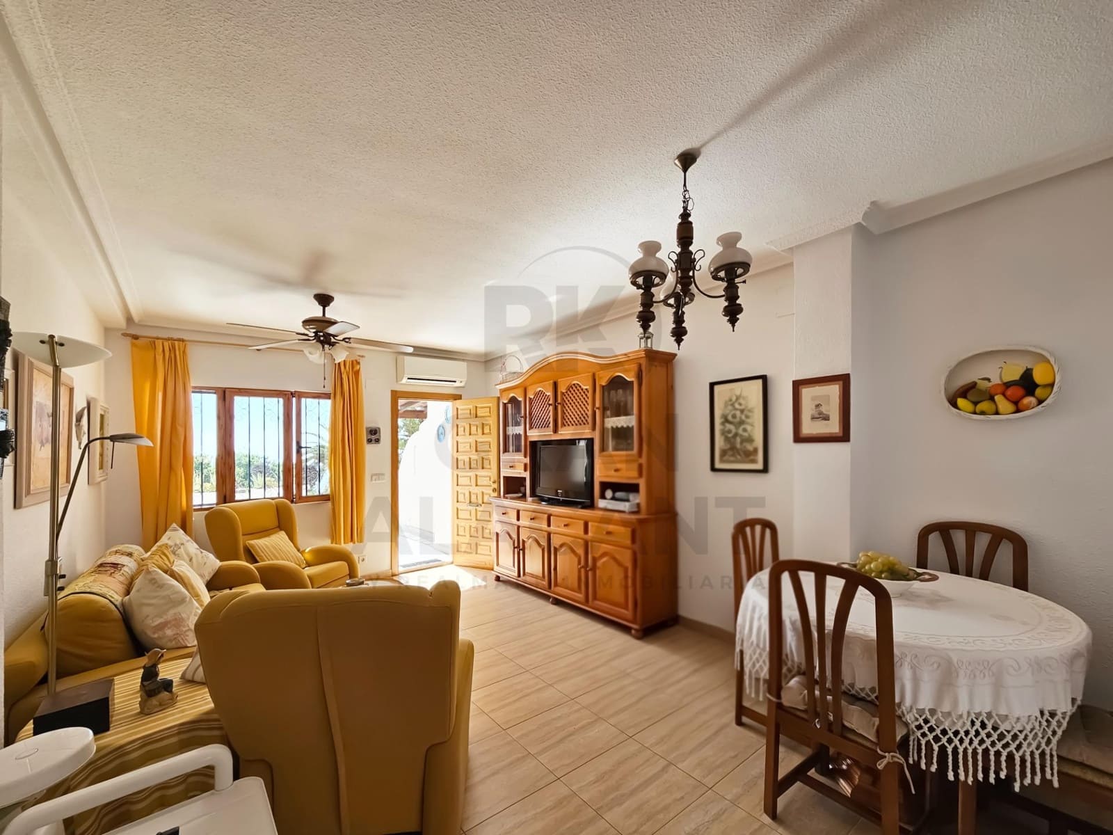 2 makuuhuone Bungalow myytävänä paikassa Santa Pola mukana 
autotalli - 395 000 € (Ref: 10159778)