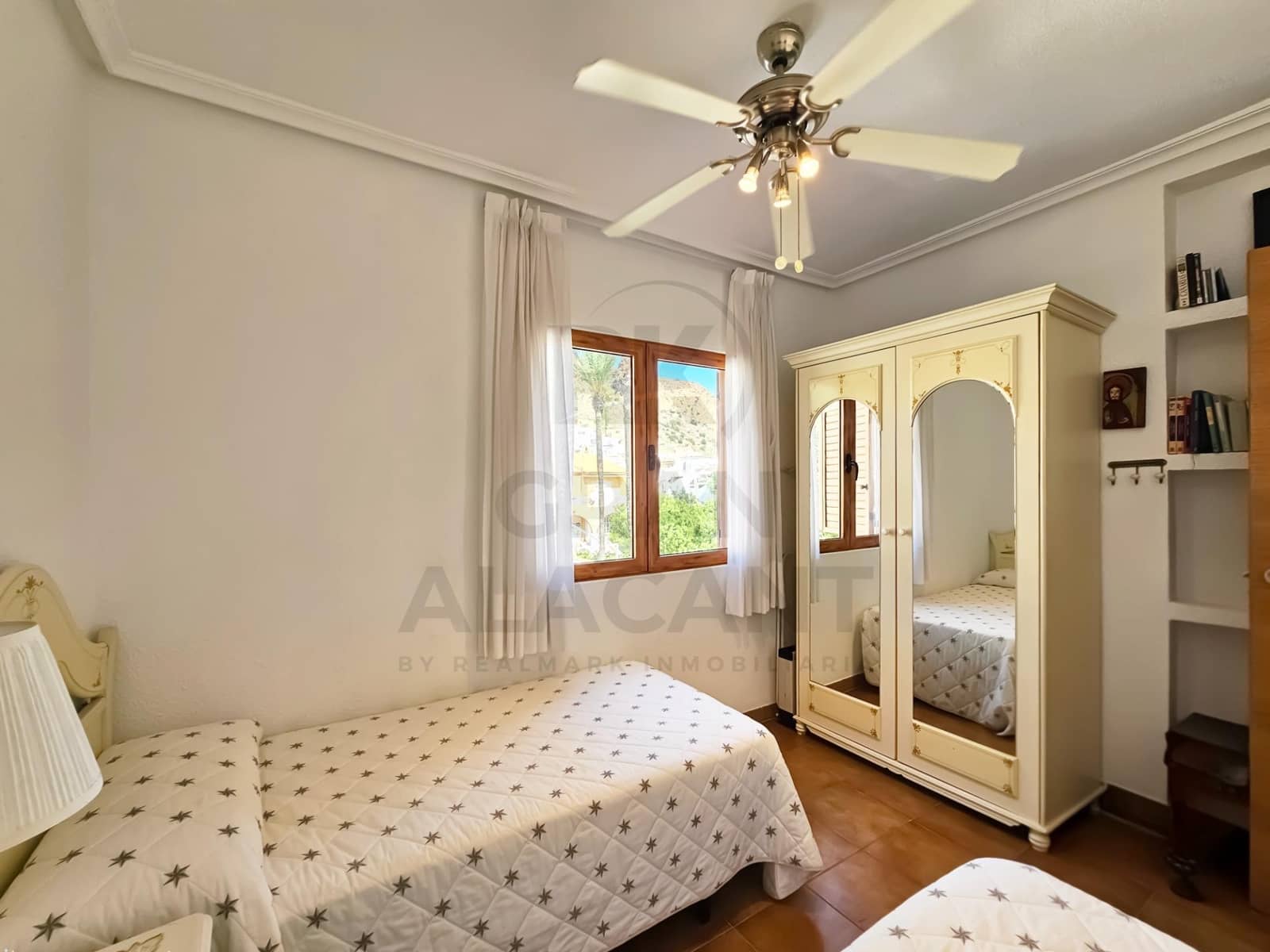2 makuuhuone Bungalow myytävänä paikassa Santa Pola mukana 
autotalli - 395 000 € (Ref: 10159778)