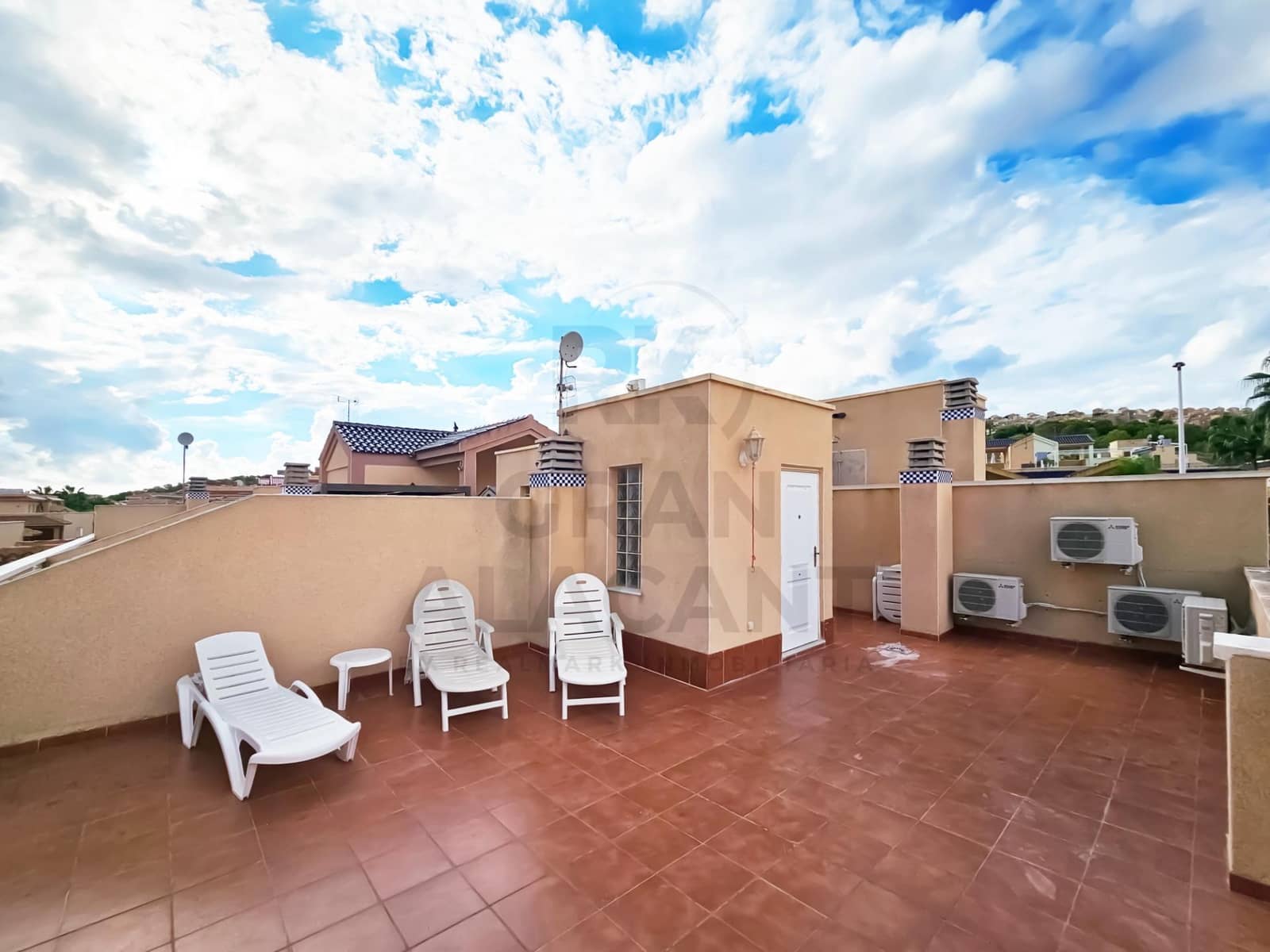 3 camera da letto Bungalow in vendita in Gran Alacant con piscina garage - 379.000 € (Rif: 10162295)