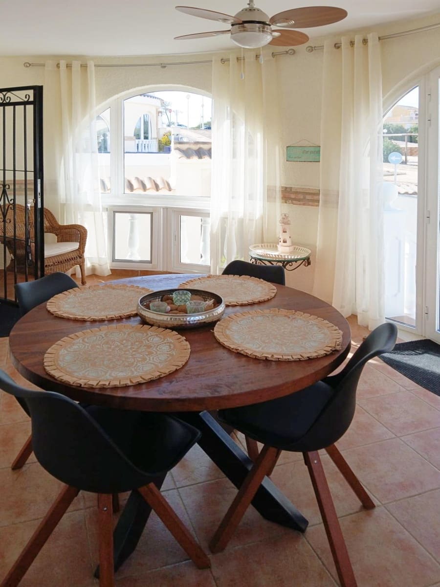 Chalet de 2 habitaciones en Gran Alacant en venta con piscina garaje - 399.000 € (Ref: 10174029)