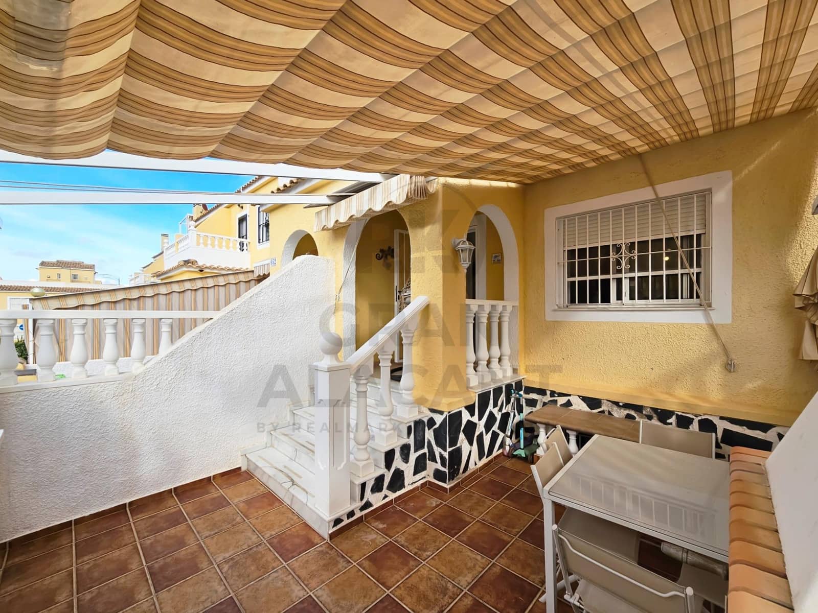 3 bedroom Bungalow for sale in Gran Alacant with pool - € 260,000 (Ref: 10182989)