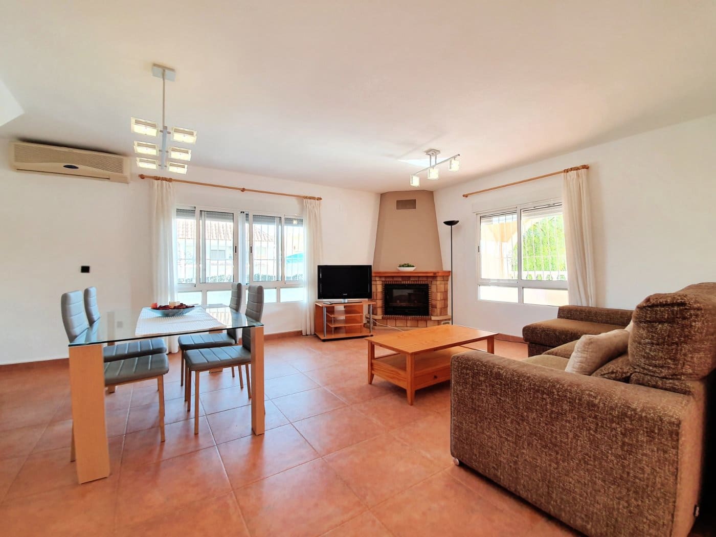 5 bedroom Villa for sale in Gran Alacant with pool - € 660,000 (Ref: 6172409)