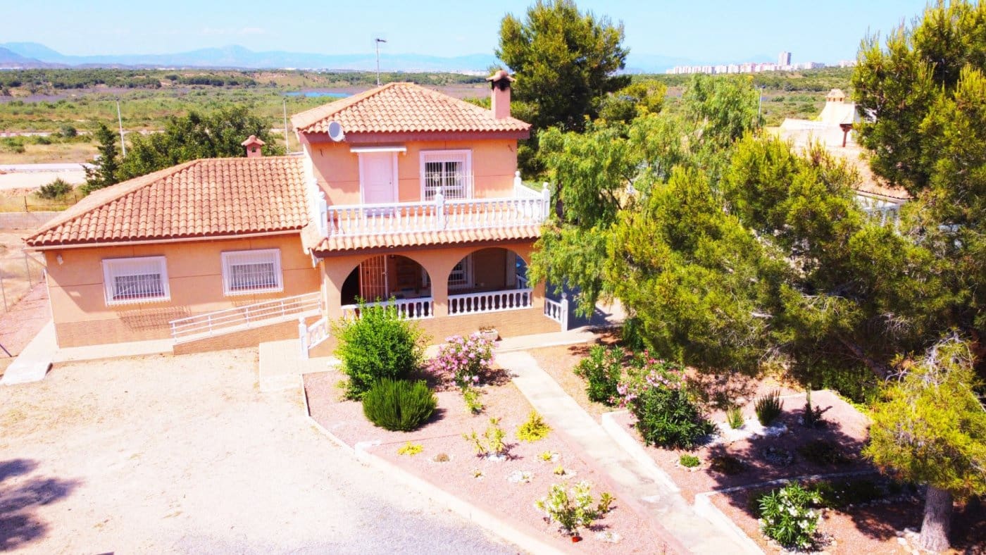 5 bedroom Villa for sale in Gran Alacant with pool - € 660,000 (Ref: 6172409)