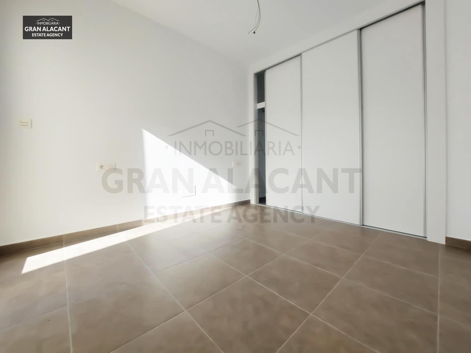 2 sypialnia Bungalow na sprzedaż w Gran Alacant z basenem garażem - 249 990 € (Ref: 8438725)