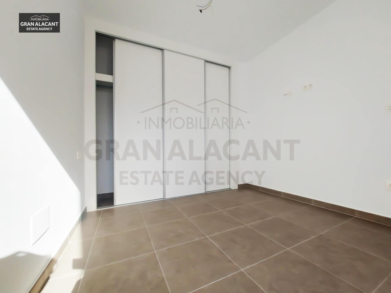 2 sypialnia Bungalow na sprzedaż w Gran Alacant z basenem garażem - 249 990 € (Ref: 8438725)