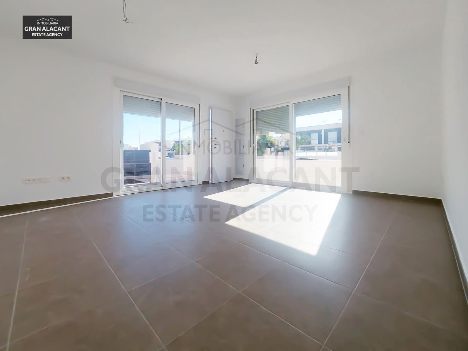 2 sypialnia Bungalow na sprzedaż w Gran Alacant z basenem garażem - 249 990 € (Ref: 8438725)