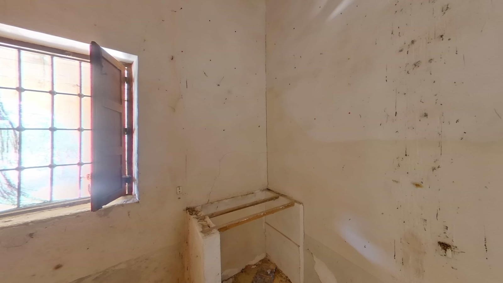 6 soveværelse Villa til salg i Elche / Elx med garage - € 225.000 (Ref: 8926634)