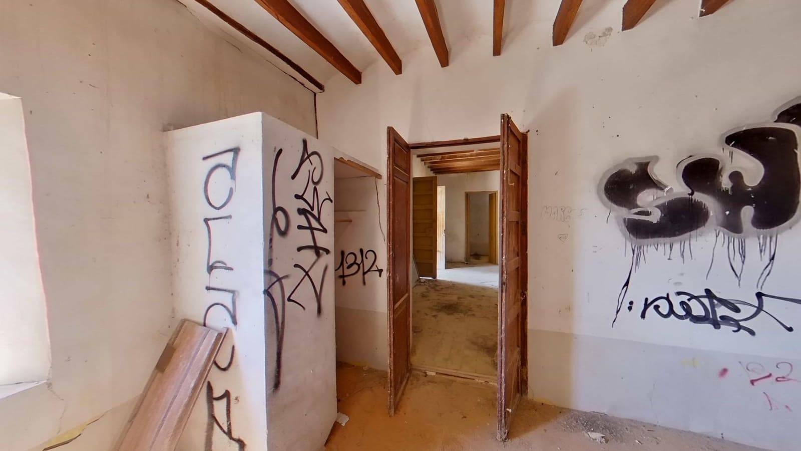 6 soveværelse Villa til salg i Elche / Elx med garage - € 225.000 (Ref: 8926634)