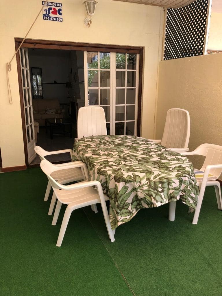 3 bedroom Bungalow for sale in Santa Pola with garage - € 280,000 (Ref: 8992408)