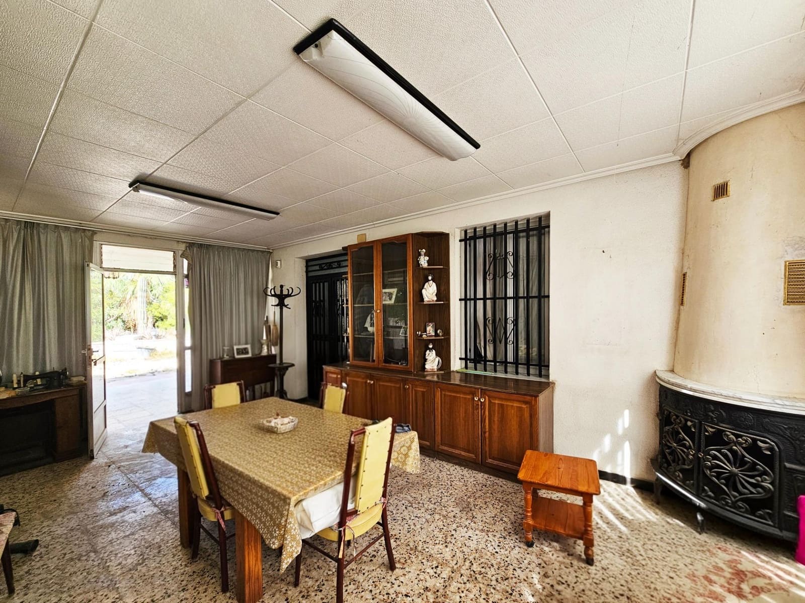 8 soverom Villa til salgs i Torrellano med svømmebasseng garasje - € 259 900 (Ref: 9012842)