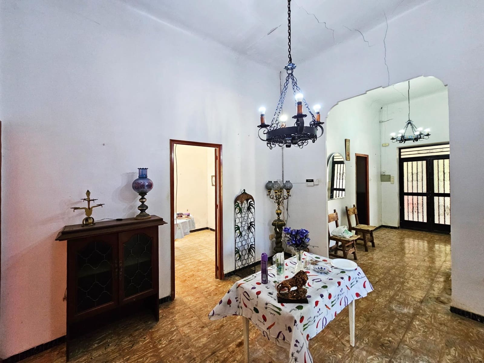 8 soverom Villa til salgs i Torrellano med svømmebasseng garasje - € 259 900 (Ref: 9012842)