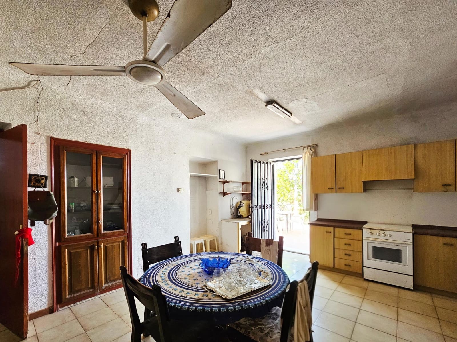 8 soverom Villa til salgs i Torrellano med svømmebasseng garasje - € 259 900 (Ref: 9012842)