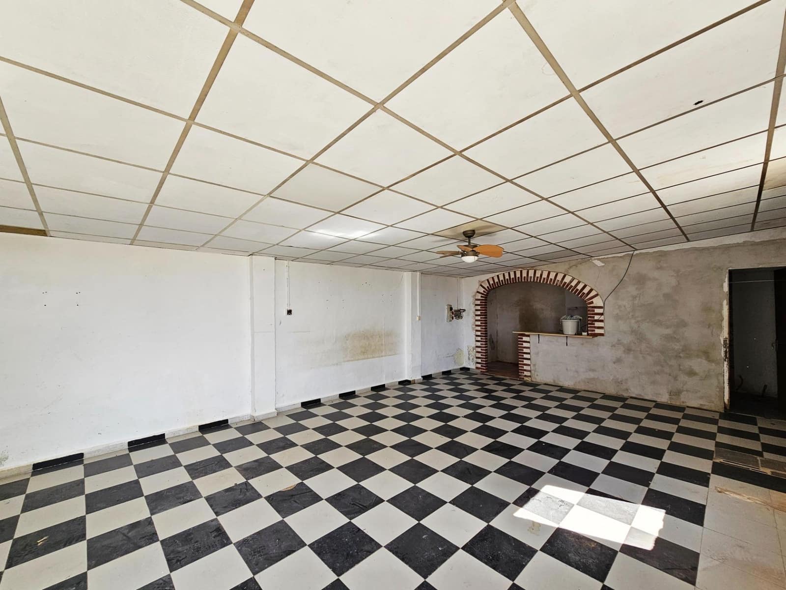 8 soverom Villa til salgs i Torrellano med svømmebasseng garasje - € 259 900 (Ref: 9012842)