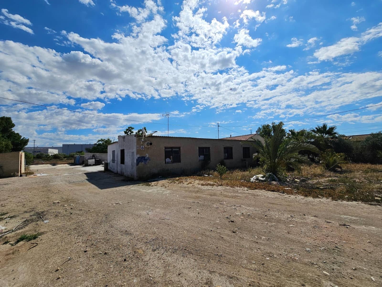 8 soverom Villa til salgs i Torrellano med svømmebasseng garasje - € 259 900 (Ref: 9012842)