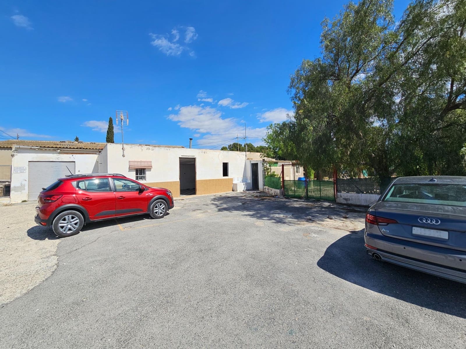 8 soverom Villa til salgs i Torrellano med svømmebasseng garasje - € 259 900 (Ref: 9012842)