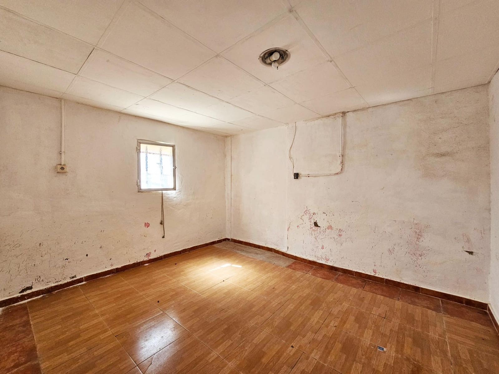 8 soverom Villa til salgs i Torrellano med svømmebasseng garasje - € 259 900 (Ref: 9012842)