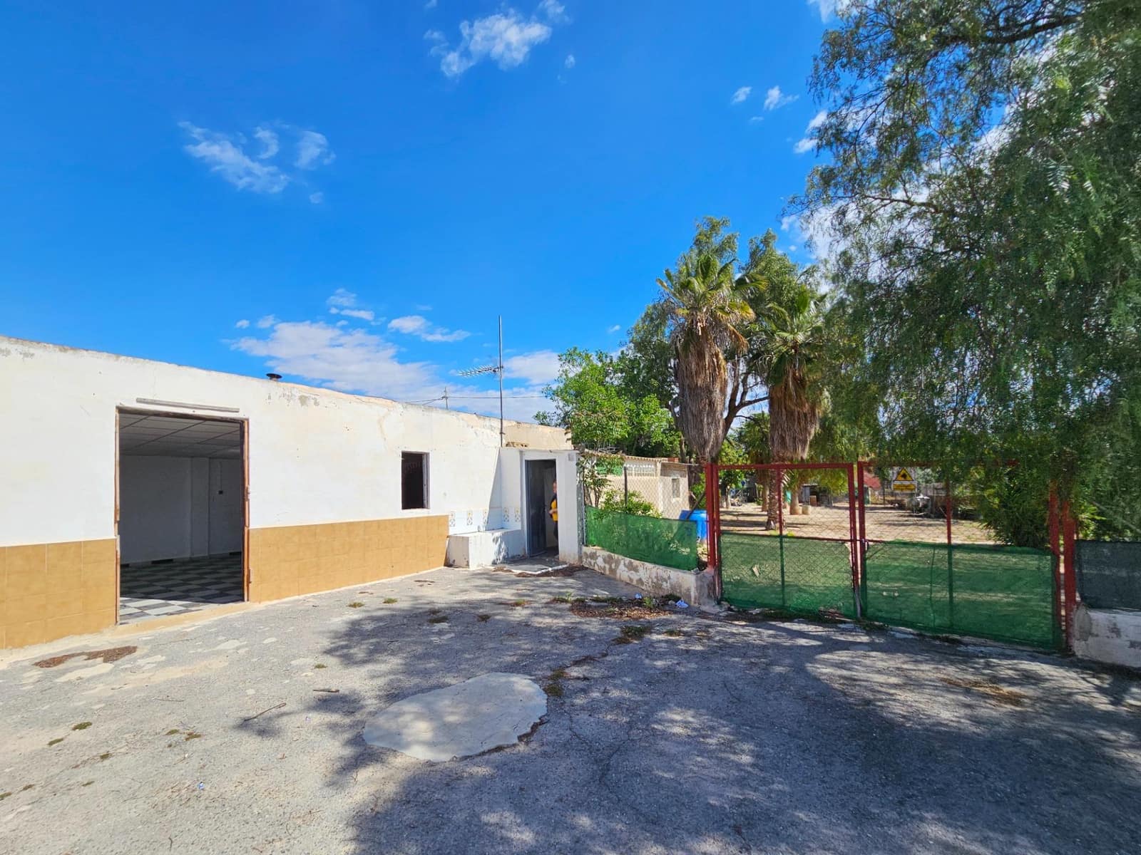 8 soverom Villa til salgs i Torrellano med svømmebasseng garasje - € 259 900 (Ref: 9012842)