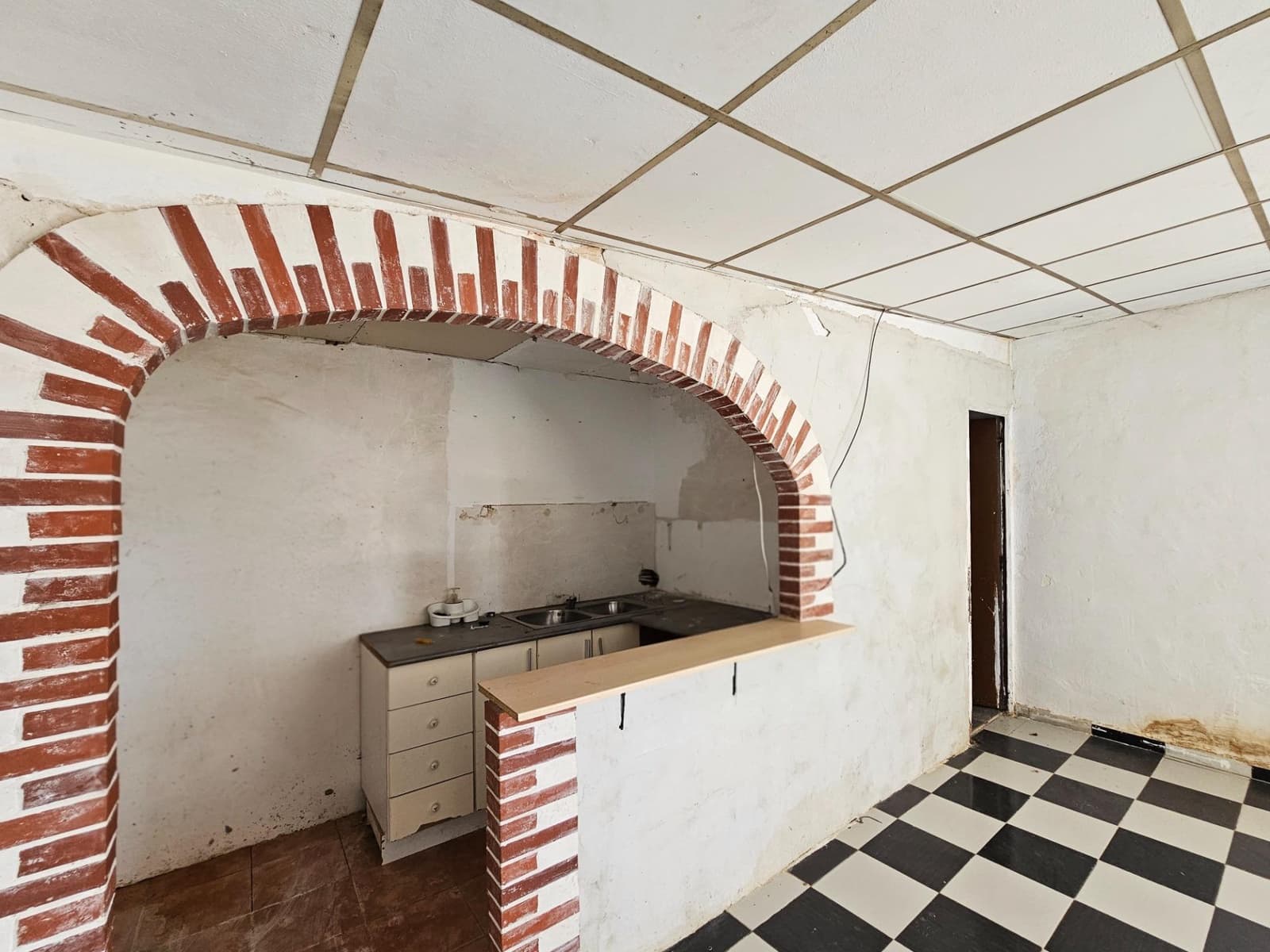 8 soverom Villa til salgs i Torrellano med svømmebasseng garasje - € 259 900 (Ref: 9012842)