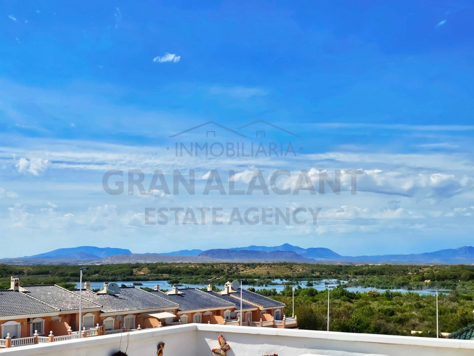 2 sovrum Bungalow till salu i Gran Alacant med pool garage - 198 000 € (Ref: 9018373)
