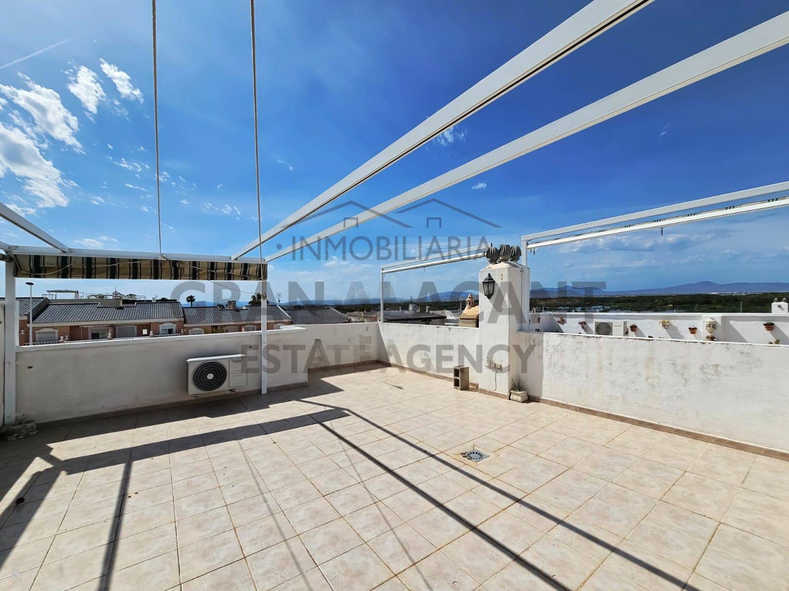 2 sovrum Bungalow till salu i Gran Alacant med pool garage - 198 000 € (Ref: 9018373)