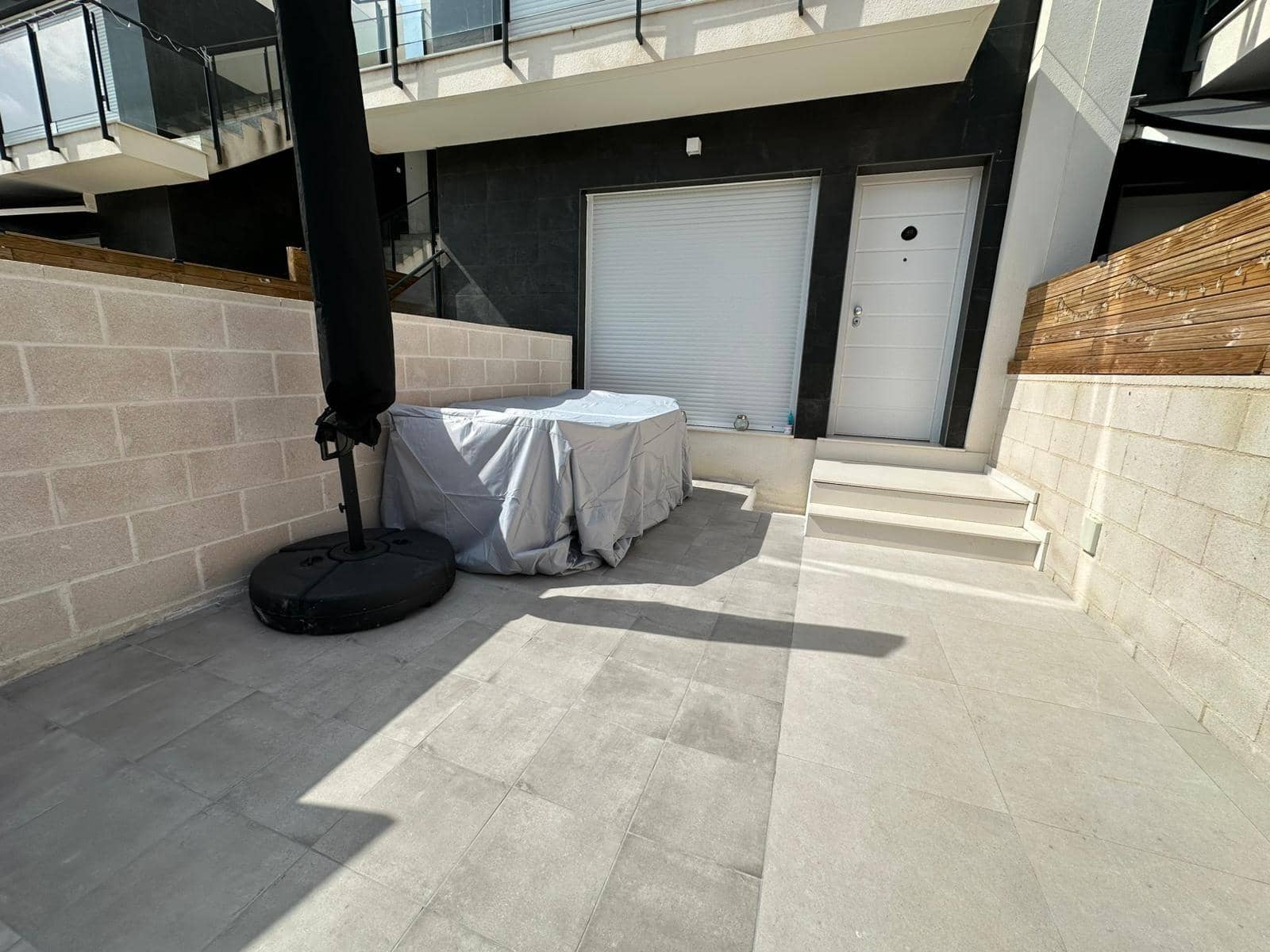 3 sovrum Bungalow att hyra i Gran Alacant med pool - 1 200 € (Ref: 9068837)