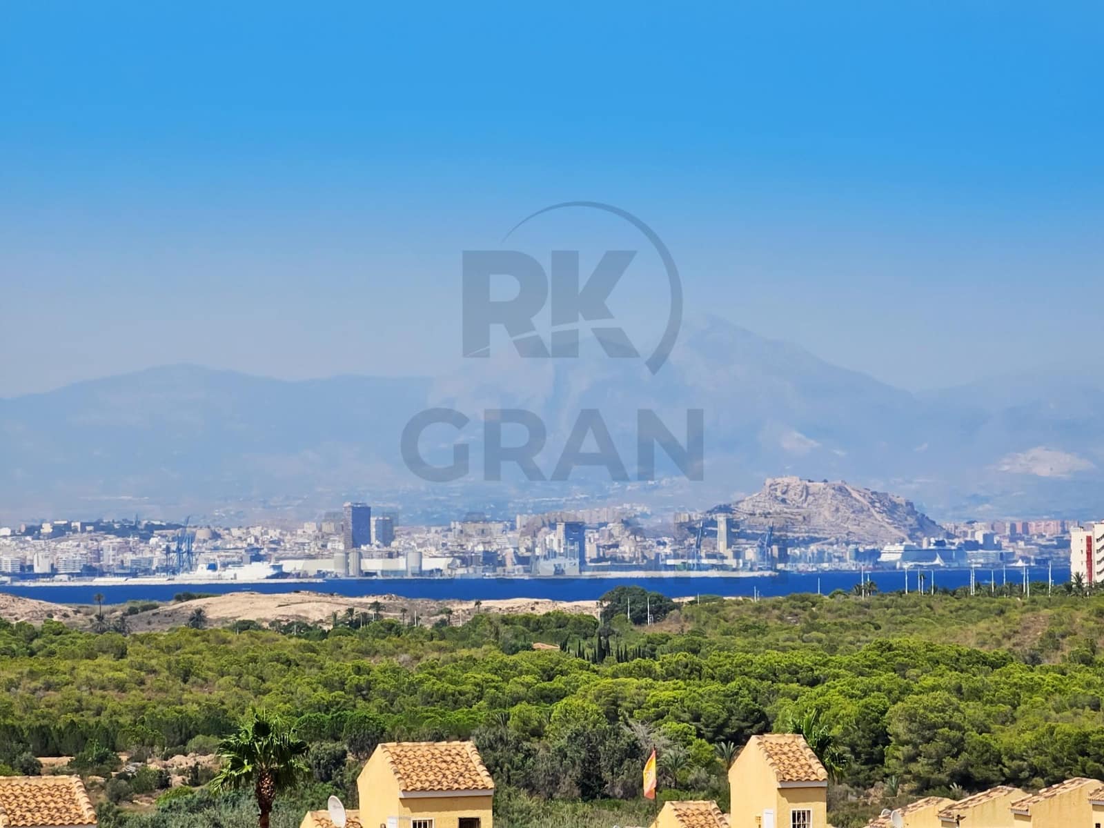 3 soveværelse Villa til salg i Gran Alacant med swimmingpool garage - € 525.000 (Ref: 9181065)