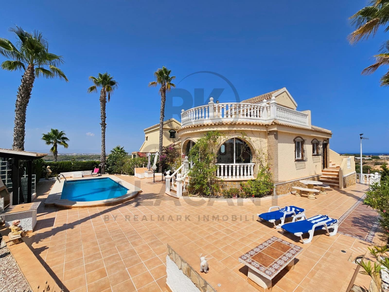 3 soveværelse Villa til salg i Gran Alacant med swimmingpool garage - € 525.000 (Ref: 9181065)