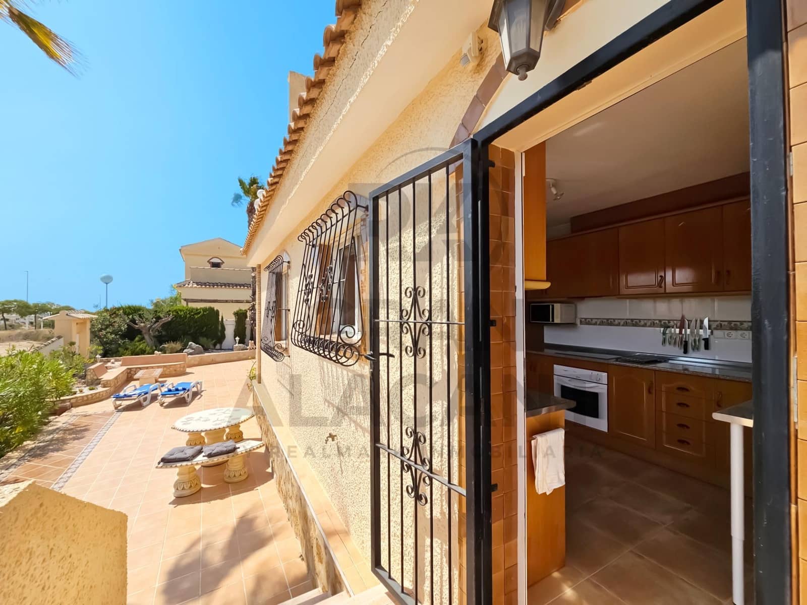 3 soveværelse Villa til salg i Gran Alacant med swimmingpool garage - € 525.000 (Ref: 9181065)