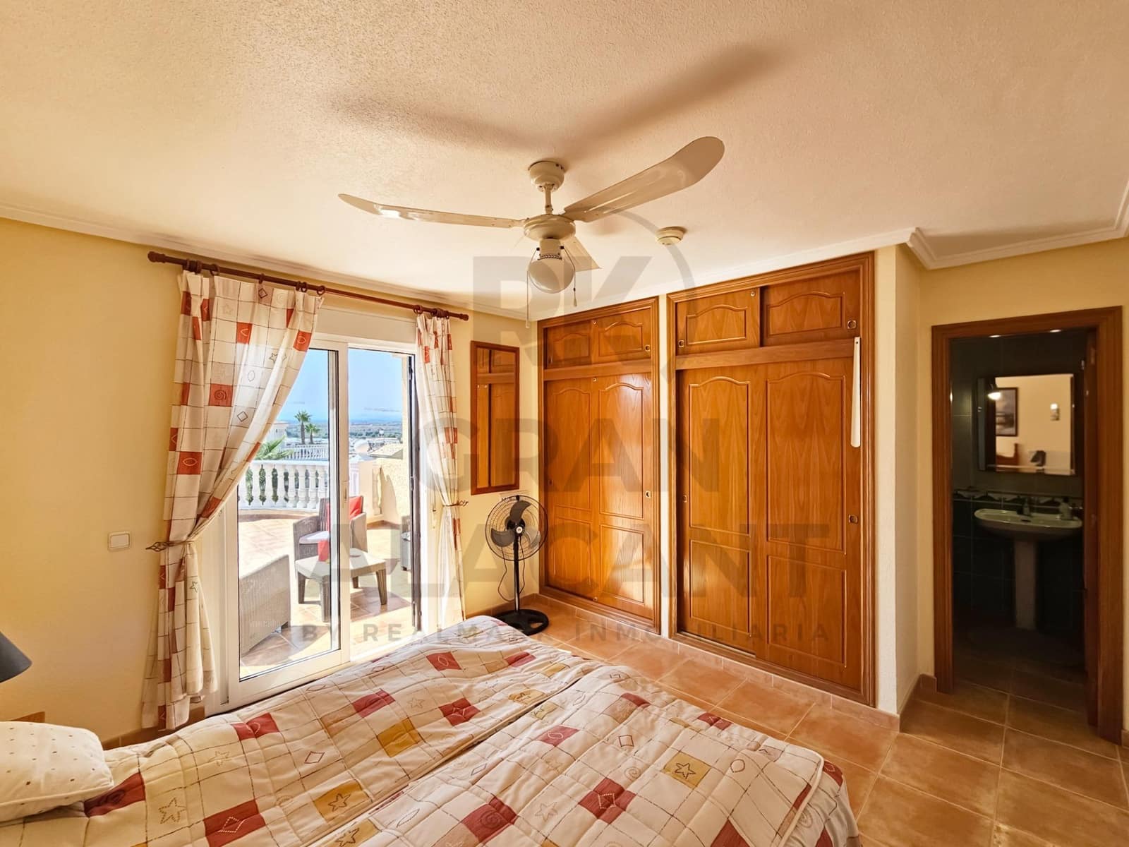 3 soveværelse Villa til salg i Gran Alacant med swimmingpool garage - € 525.000 (Ref: 9181065)