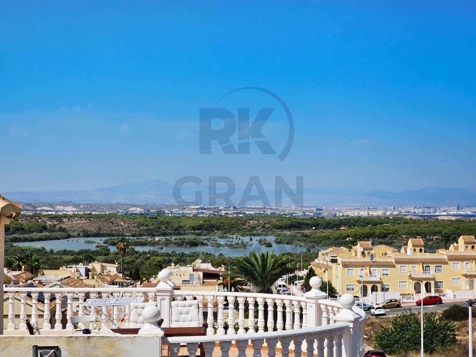 3 soveværelse Villa til salg i Gran Alacant med swimmingpool garage - € 525.000 (Ref: 9181065)