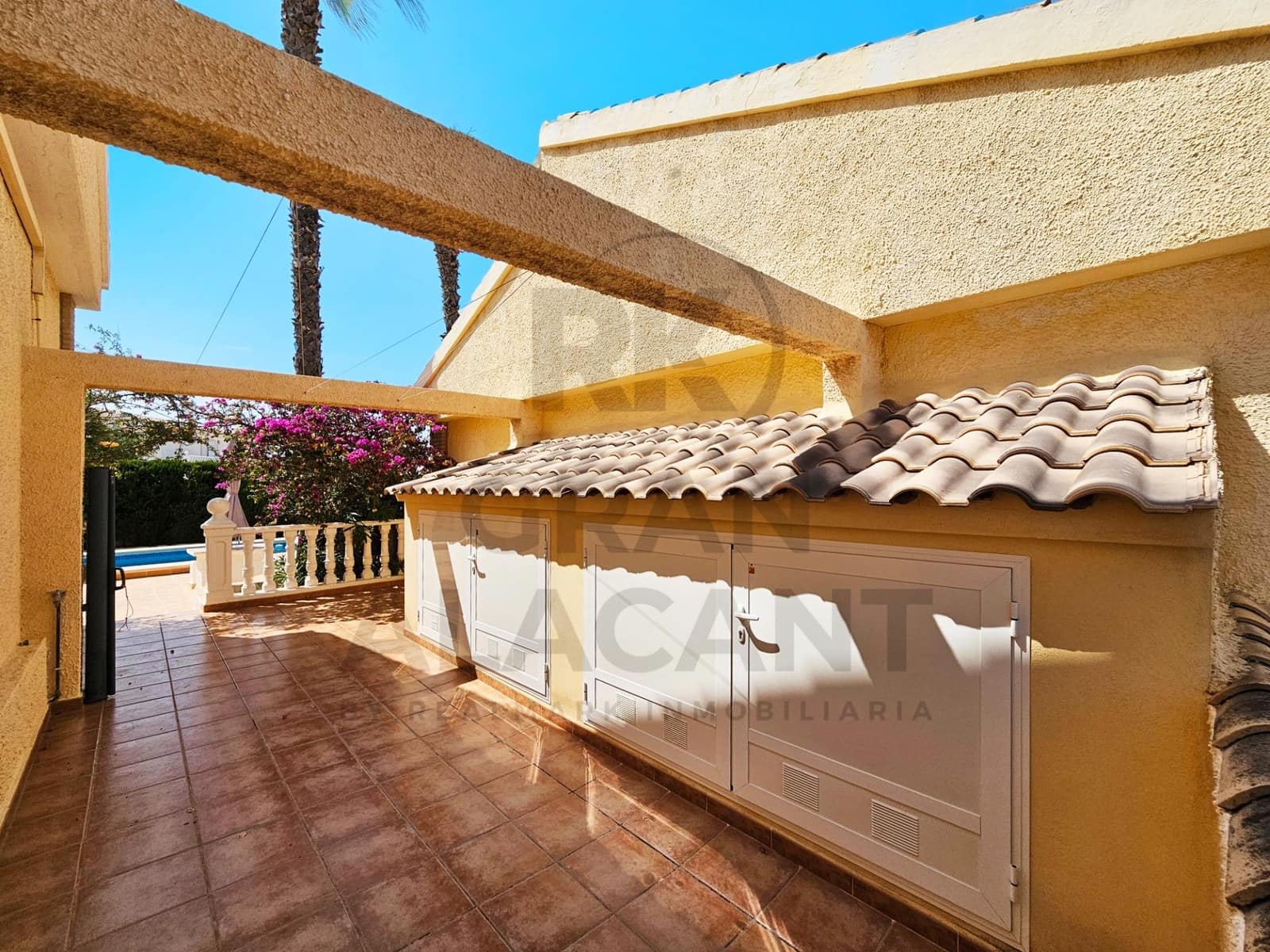 3 soveværelse Villa til salg i Gran Alacant med swimmingpool garage - € 525.000 (Ref: 9181065)