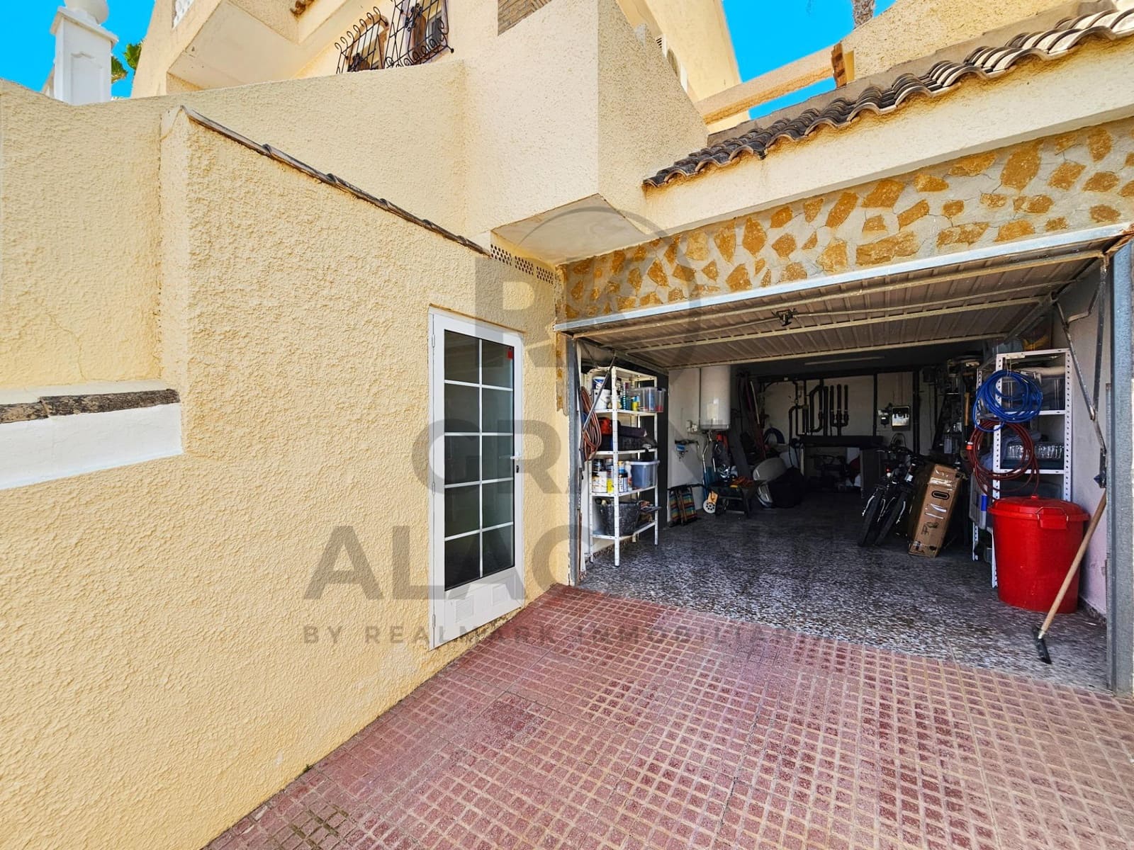 3 soveværelse Villa til salg i Gran Alacant med swimmingpool garage - € 525.000 (Ref: 9181065)