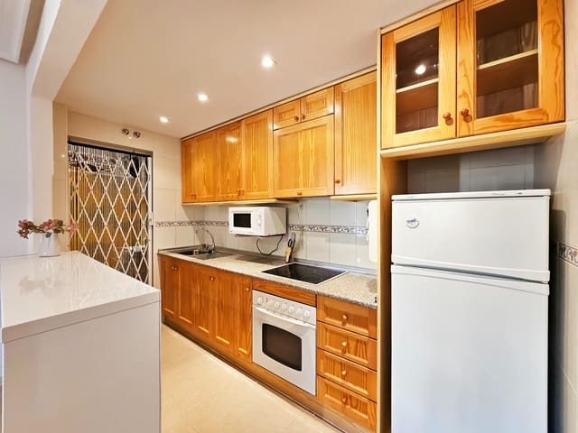 2 makuuhuone Huoneisto myytävänä paikassa Gran Alacant, Santa Pola mukana uima-altaan 
autotalli - 235 000 € (Ref: 9282248)