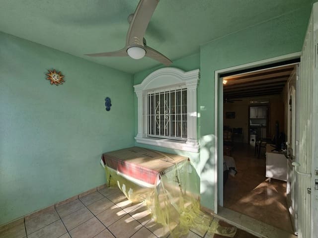 2 makuuhuone Bungalow vuokrattavana paikassa Gran Alacant, Santa Pola mukana uima-altaan - 700 € (Ref: 9344802)