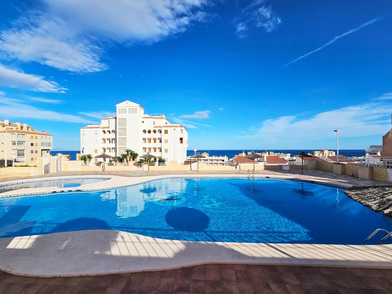 2 soverom Leilighet til salgs i Arenales del Sol med svømmebasseng garasje - € 278 000 (Ref: 9382982)