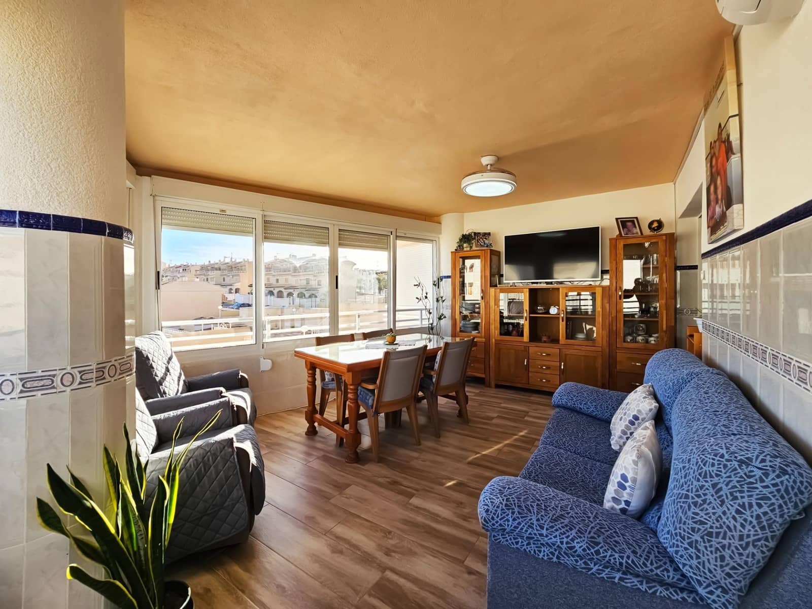 2 bedroom Apartment for sale in Arenales del Sol with pool garage - € 259,900 (Ref: 9382982)