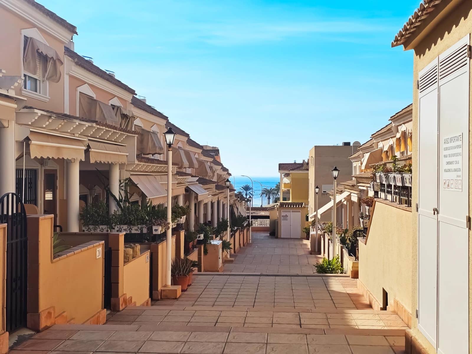 3 soverom Bungalow til salgs i Santa Pola med svømmebasseng garasje - € 279 000 (Ref: 9390918)