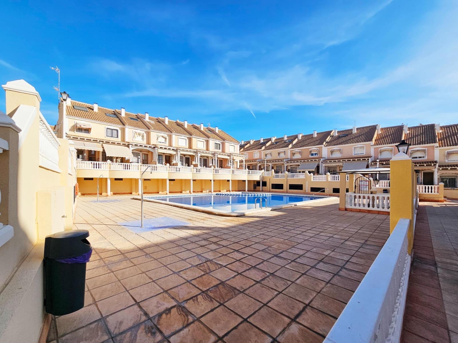 3 soverom Bungalow til salgs i Santa Pola med svømmebasseng garasje - € 279 000 (Ref: 9390918)