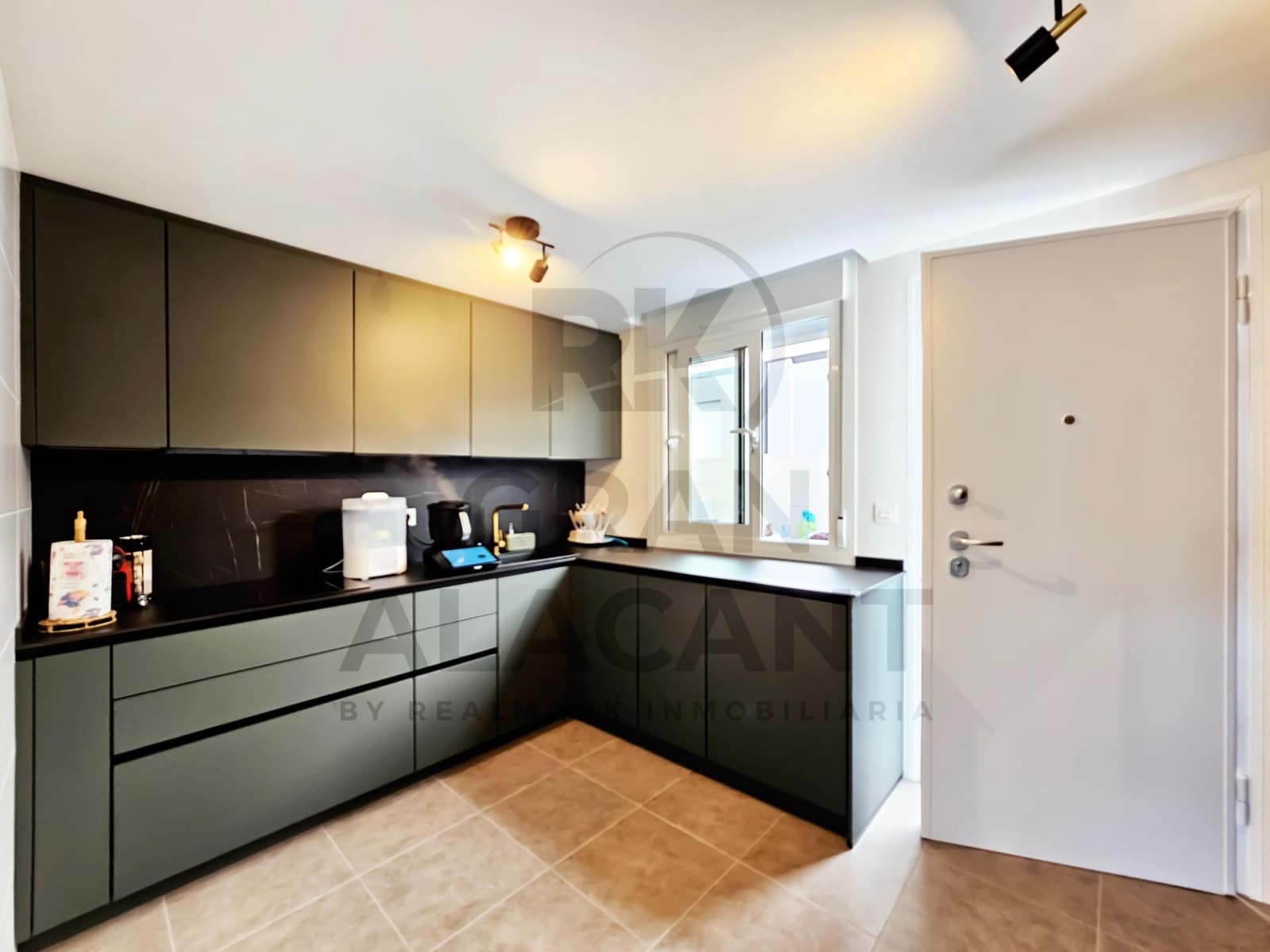 2 soverom Leilighet til salgs i Gran Alacant med svømmebasseng - € 329 000 (Ref: 9415986)