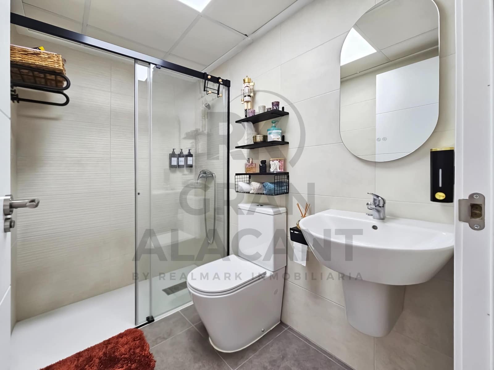 2 soverom Leilighet til salgs i Gran Alacant med svømmebasseng - € 329 000 (Ref: 9415986)