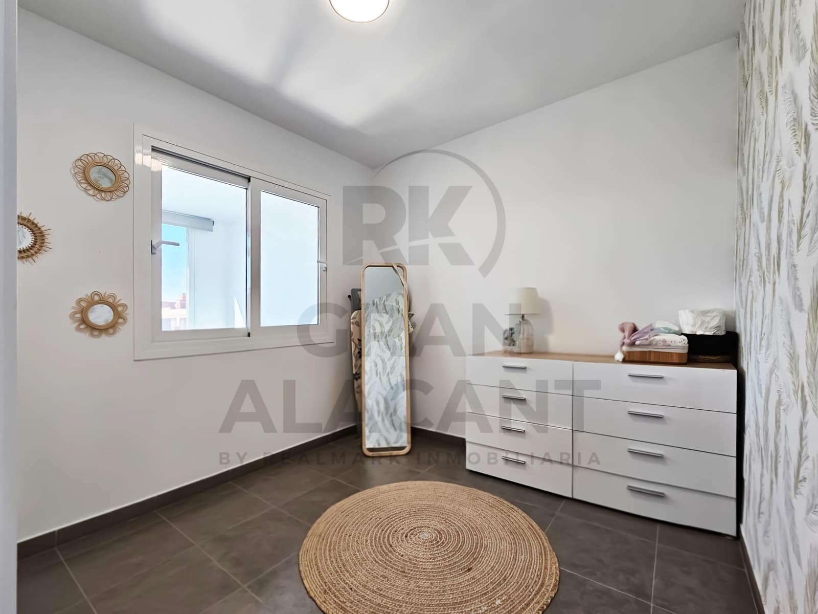 2 soverom Leilighet til salgs i Gran Alacant med svømmebasseng - € 329 000 (Ref: 9415986)