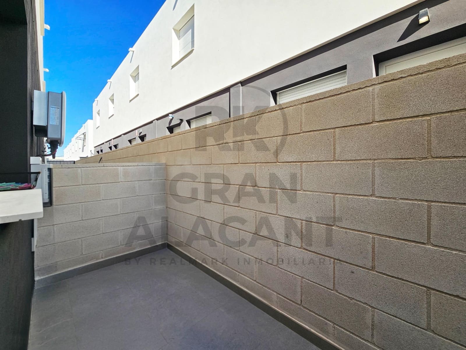 2 soverom Leilighet til salgs i Gran Alacant med svømmebasseng - € 329 000 (Ref: 9415986)